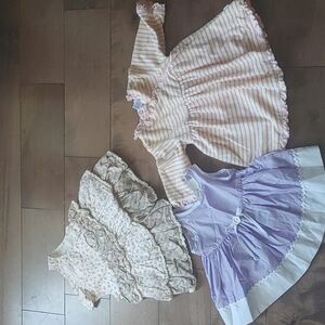 3 Beautiful baby girl dresses size 0-3‎ Months
